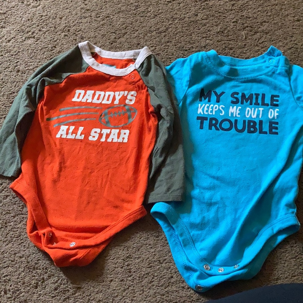 1 long sleeve Onesie and one short sleeve Onesie.